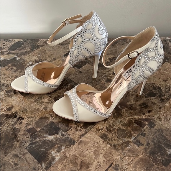 Badgley Mischka Roxy Ivory Satin Open Toe Ankle Strap Heels Size 9 Reg. $235 - Picture 4 of 12